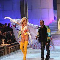 Kanye West - 2011 Victoria's Secret Fashion Show - Performance | Picture 121351